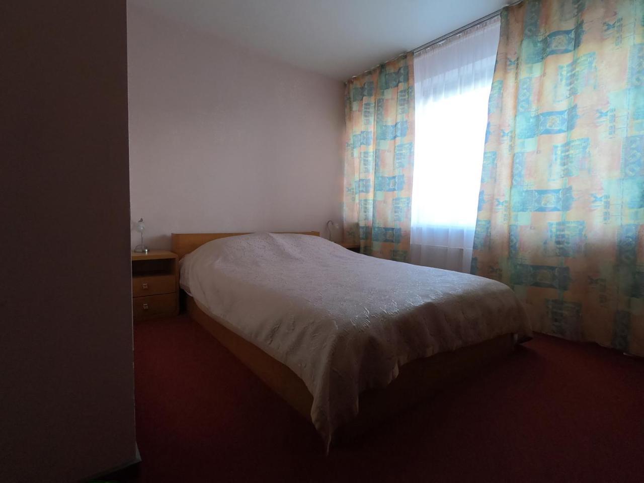 Hotel Madona Hotell 3*