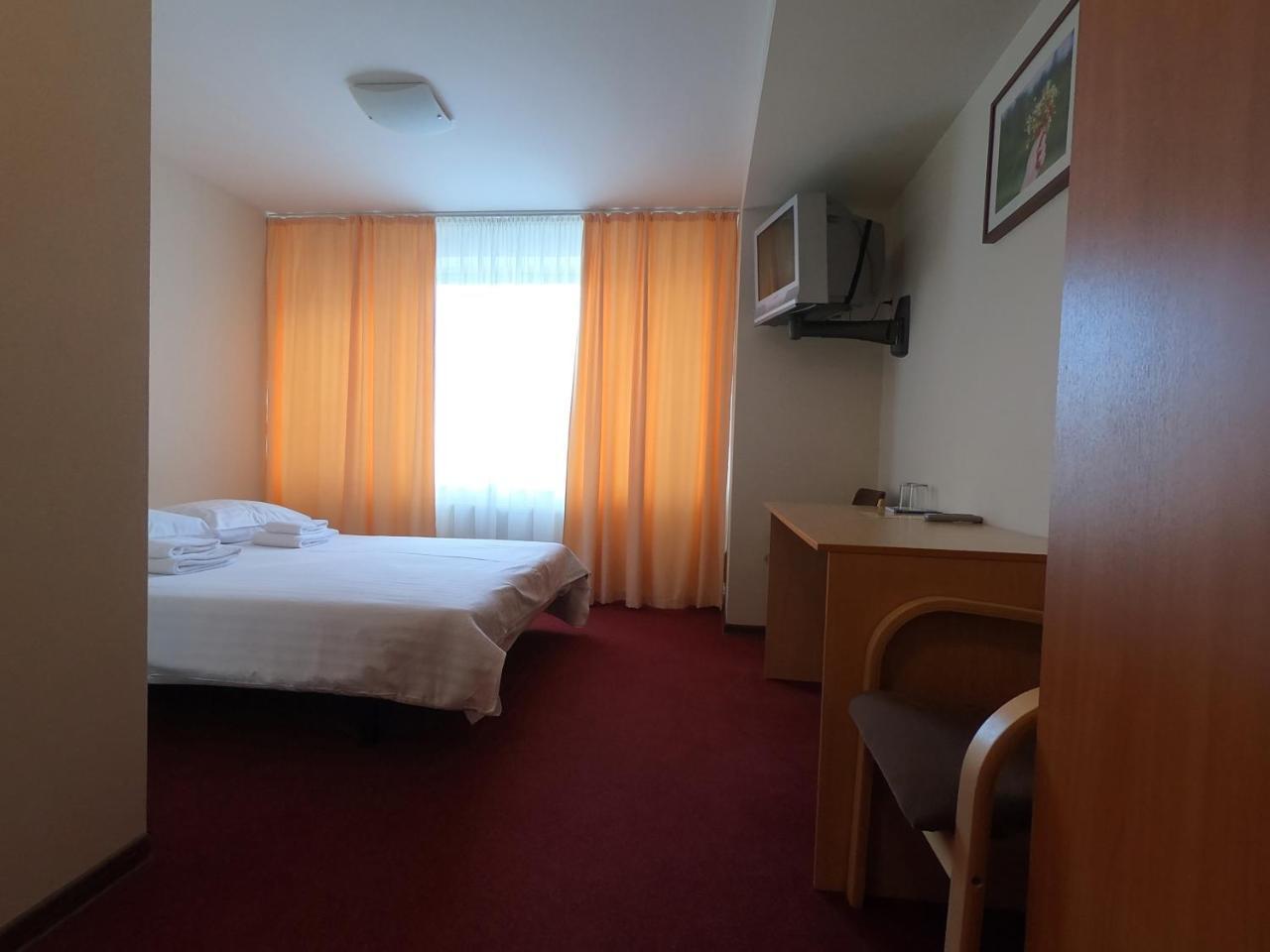 Hotel Madona Готель Мадона